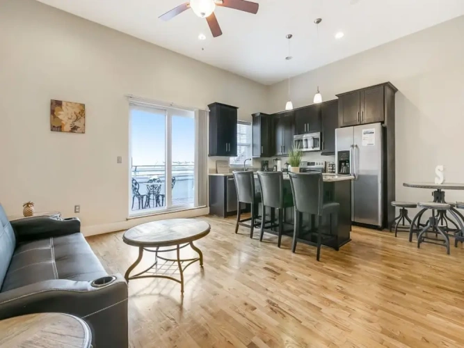 1 Bedroom Luxury Penthouse room with balcony and with city view
