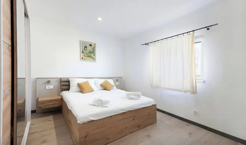 Villa Gariful - Sleeps 10 - Pool - Hottub - Petsok