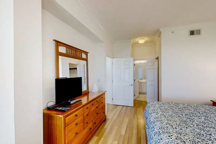 Beautiful Oceanfront Getaway W/shared Pool, Central AC, Elevator, & W/D