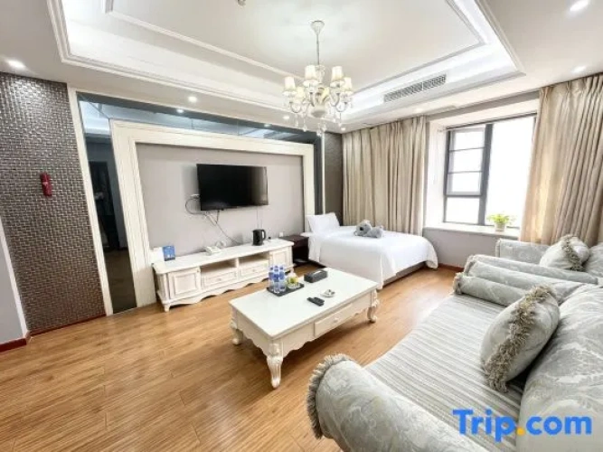 Deluxe Family Suite