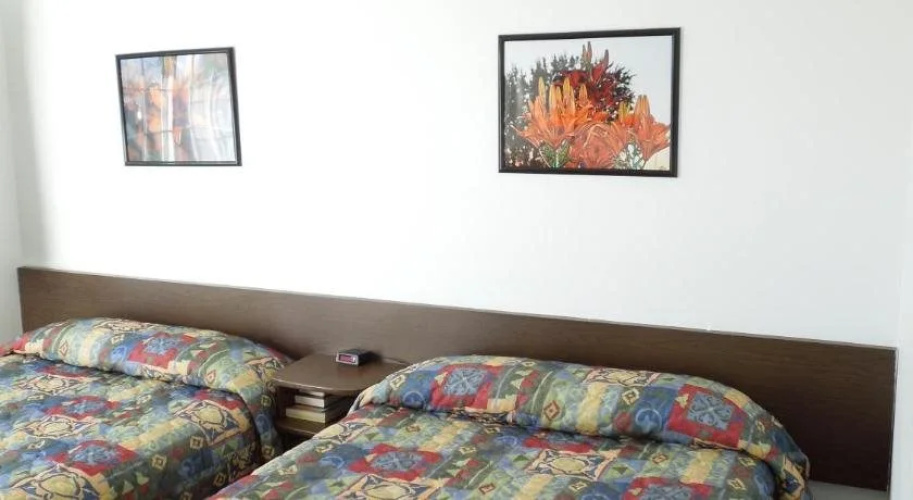 Col Pacific Motel