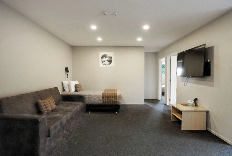 2 Bedrooms Standard Family room with balcony