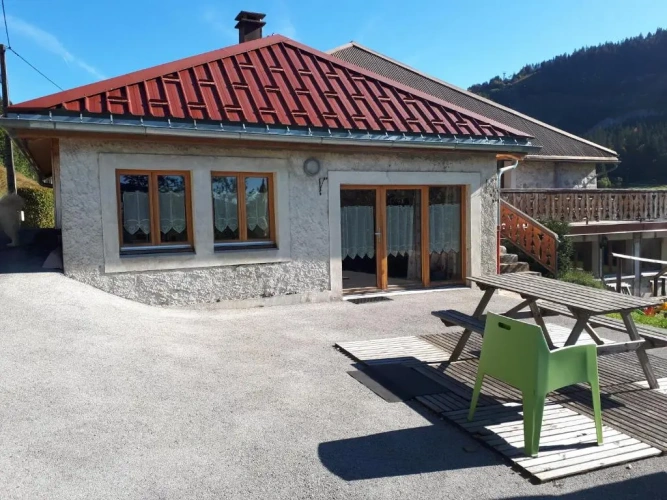 2 Bedrooms Chalet