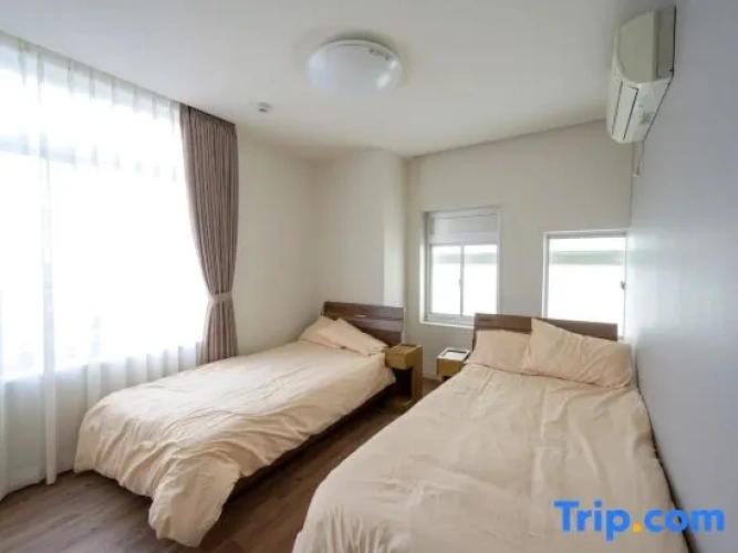 2 Bedrooms Quadruple Apartment