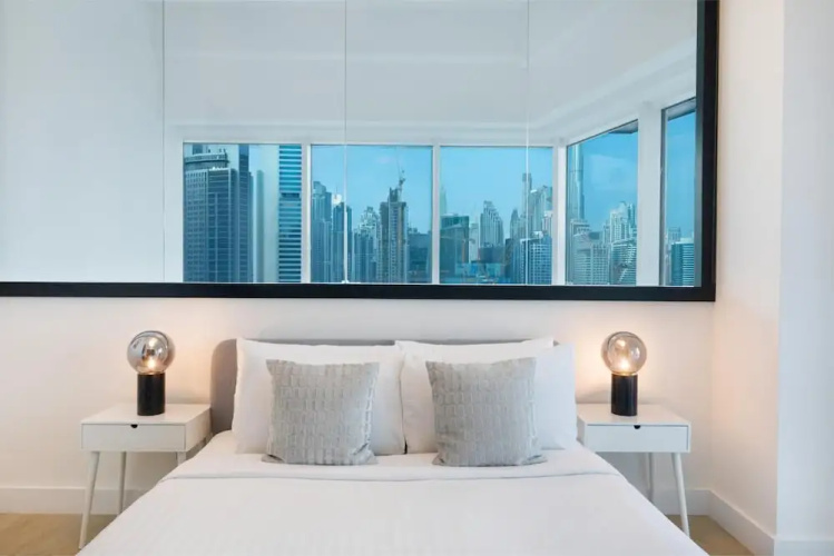 Spectacular Duplex Apt w Canal Views