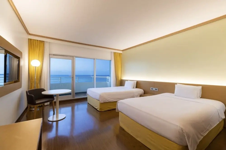 Deluxe room with balcony