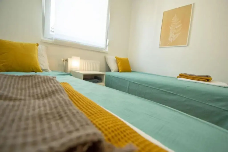 White Fields-Central 2-bdrm apartment with parking
