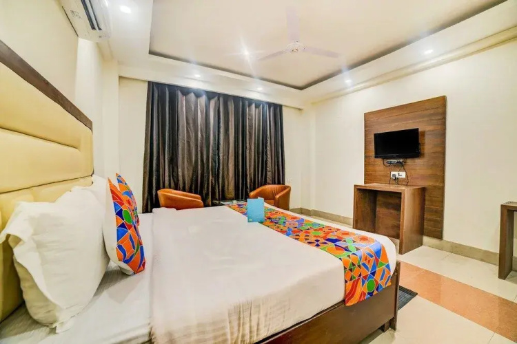 Fabhotel Invitation
