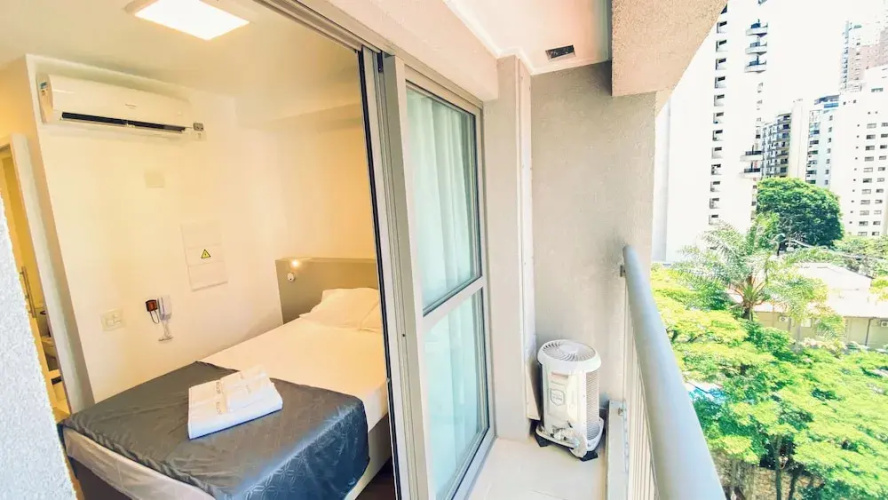 Pool & AC Steps from Ibirapuera