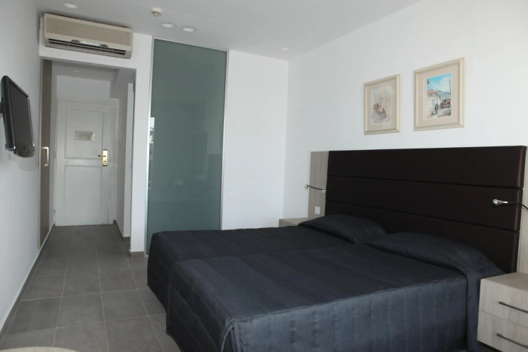 Dionysos Central Hotel
