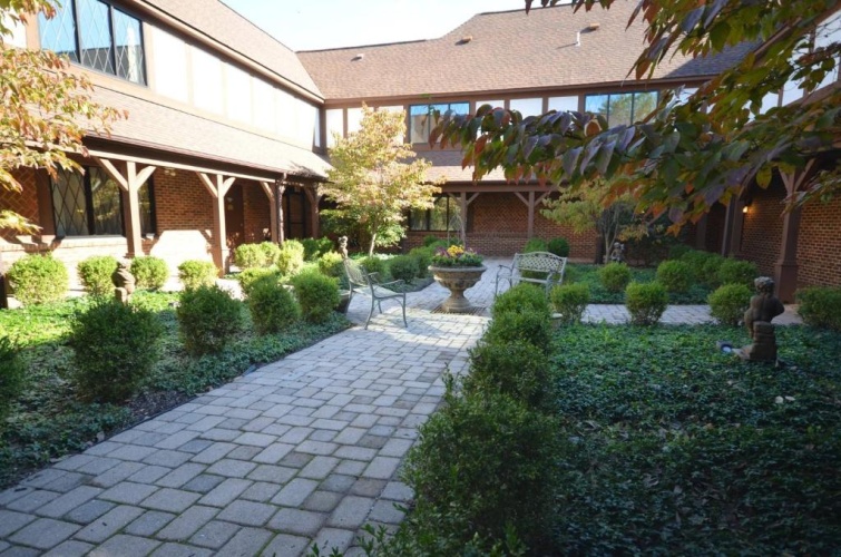 English Inn Of Charlottesville photo 7