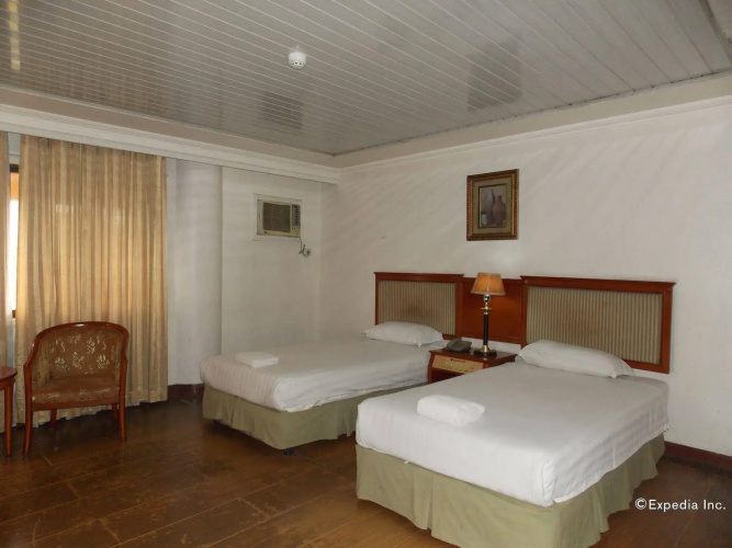 Grand Regal Hotel Bacolod