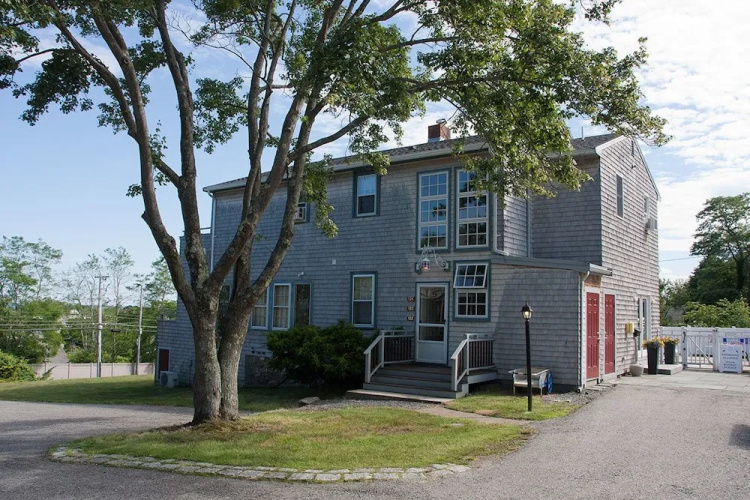 Sea Lion Motel and Cottages