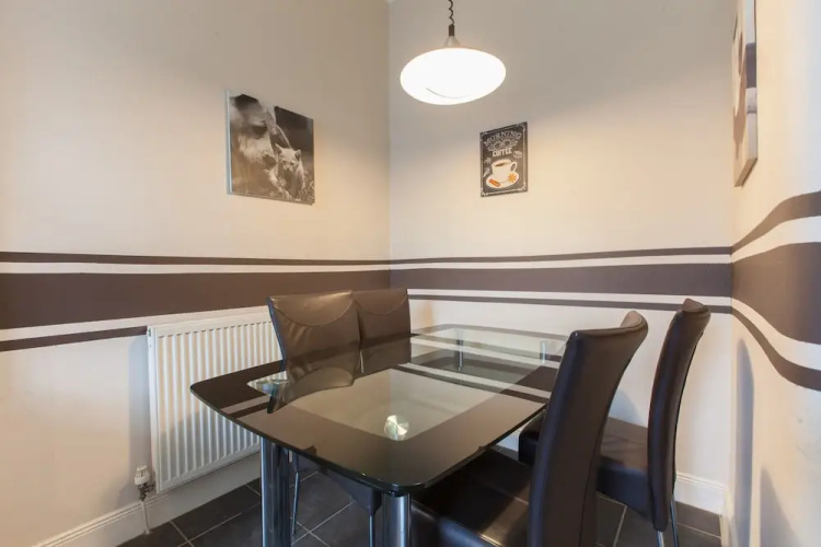 2 Bedroom Central Apartment