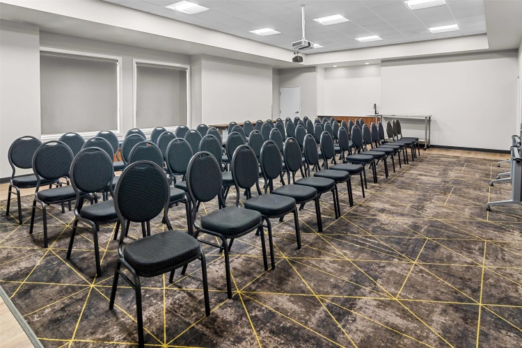 Microtel Inn & Suites By Wyndham Kelowna photo 14
