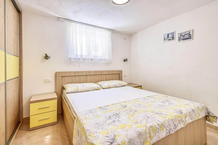 Apartments Gracin