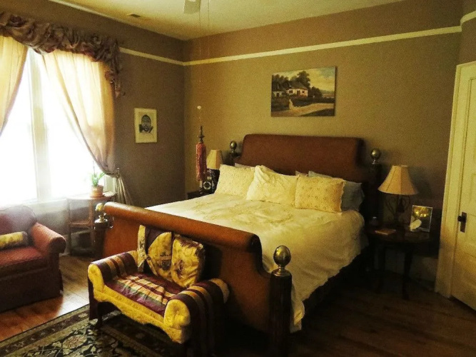 Inn Upon Moon River Plantation