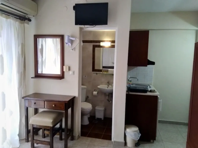 Quadruple Family Studio with balcony and with city view