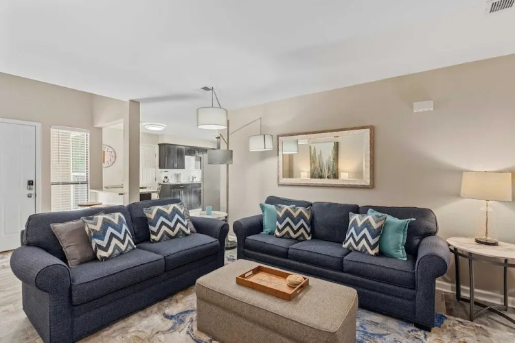 PCB Group-friendly Duplex w/ Pool, Backyard Lounge & 2 Kitchens