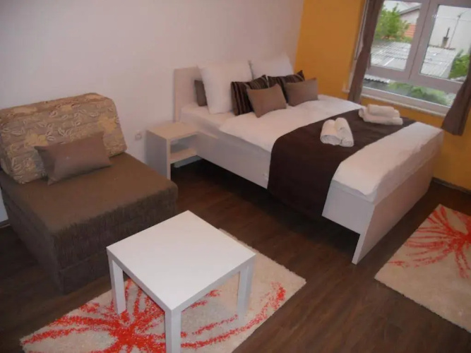 AppleLine Apartments