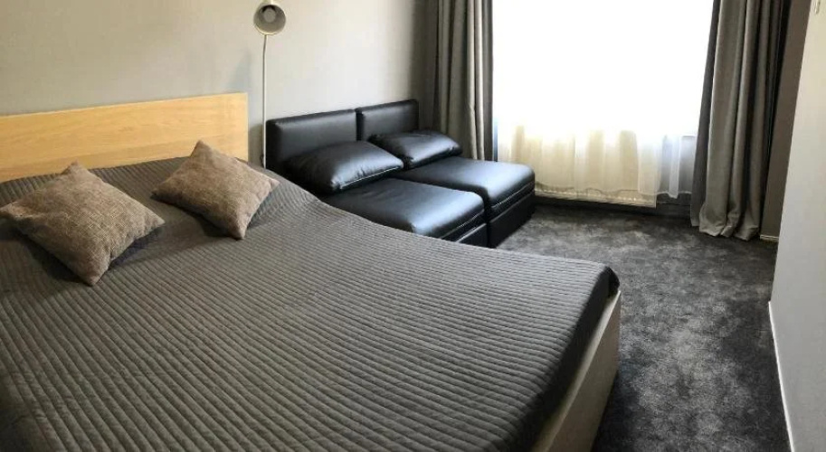 Hullam Apartman