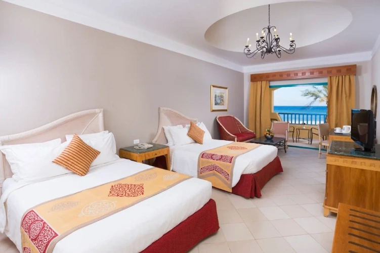 Standard Twin room with sea view