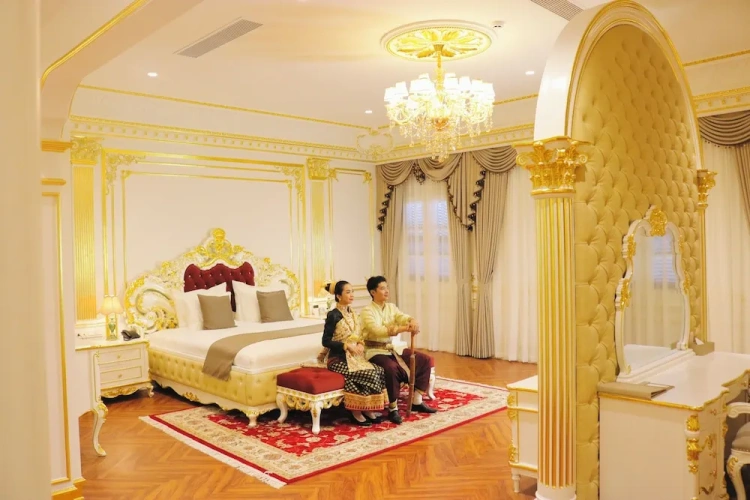 Standard Twin room with view