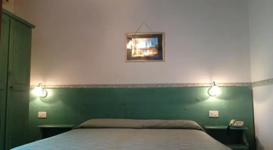 Hotel Golfo Del Leone