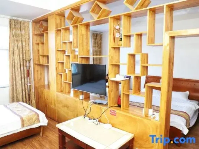 Deluxe Triple Suite