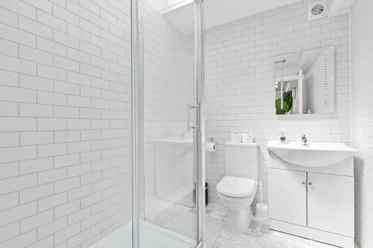 Right On : Bright On Apartment 1A | By My Getaways