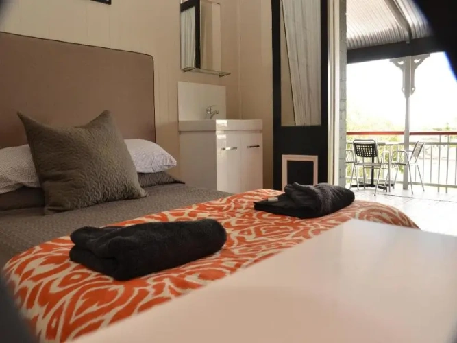 Economy Triple room