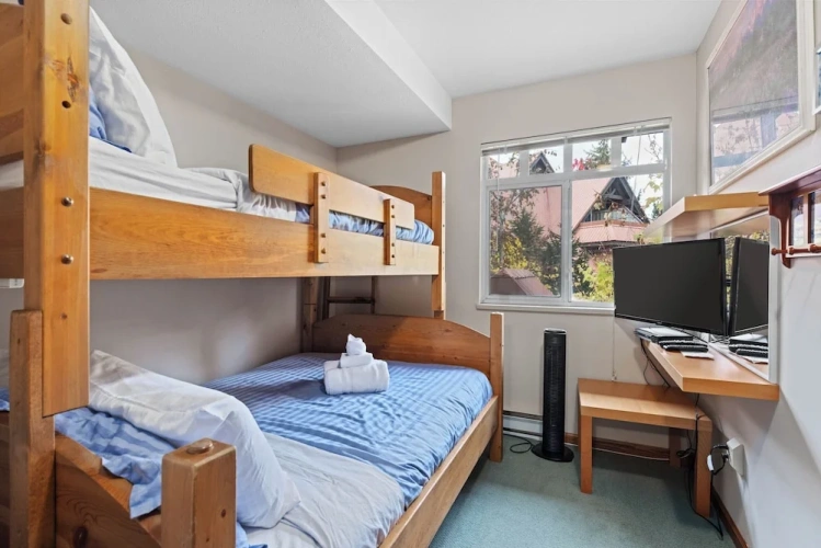 1 Bedroom Standard Double Basement room