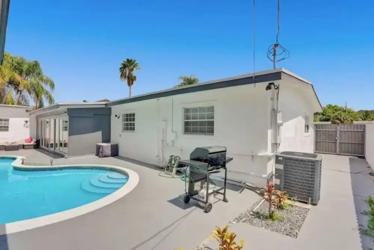 Spacious Home With Heated Pool