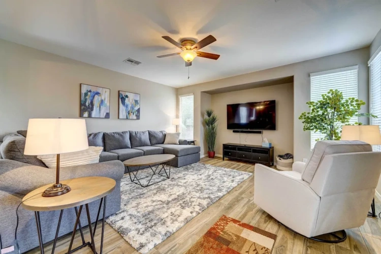 4 Bedrooms Cottage