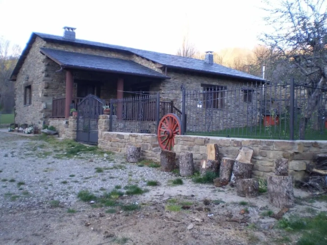 3 Bedrooms Cottage
