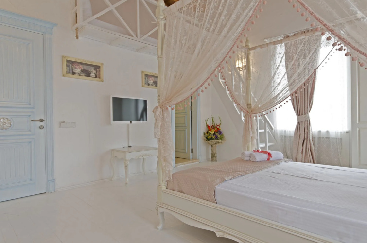 Alacati Roka Tas Otel