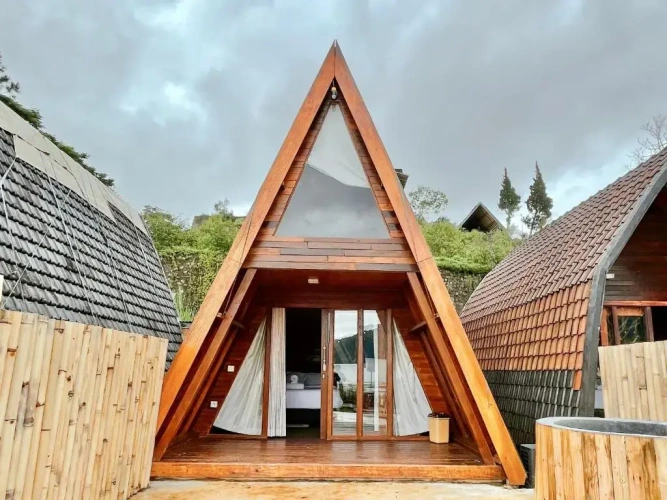 Standard Triple room with lake view