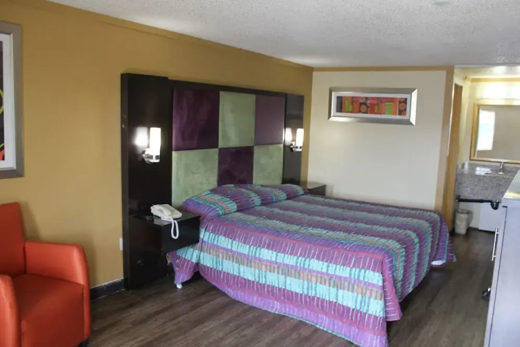 Executive Inn & Suites