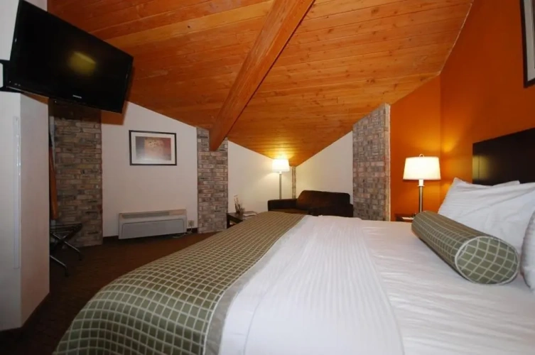 Deluxe Double Suite with pool view