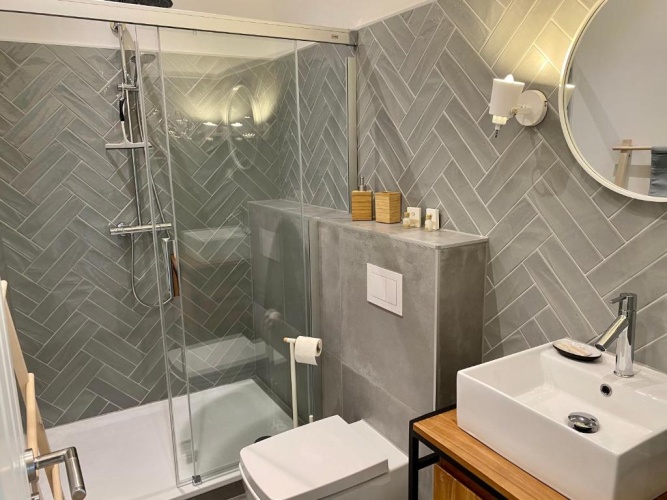 3 Bedrooms Apartment