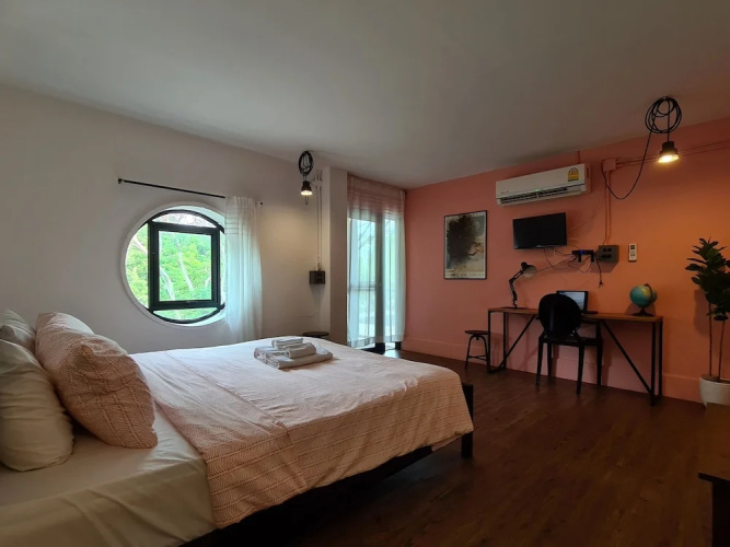 Hand Hotel