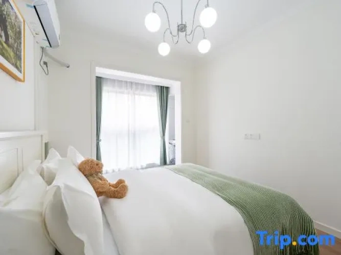2 Bedrooms Standard Family room