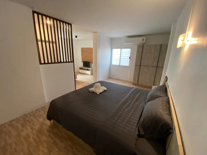 7 House