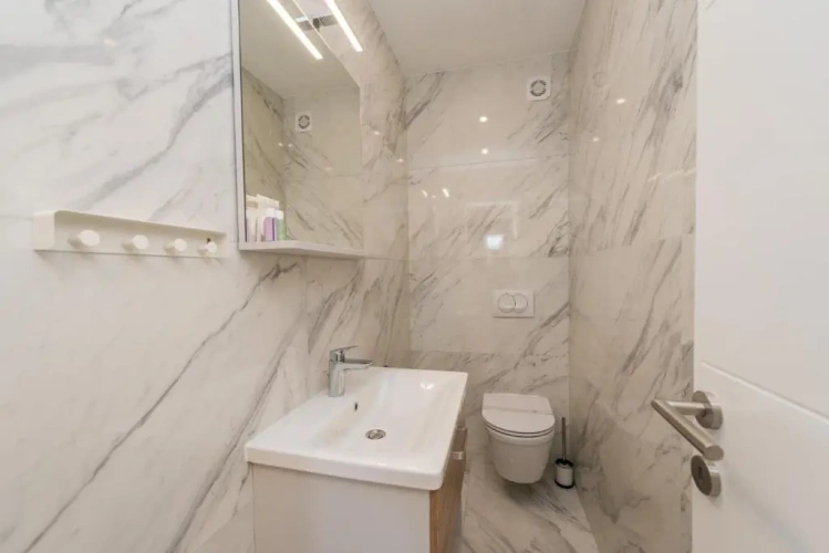 2 Bedrooms Apartment