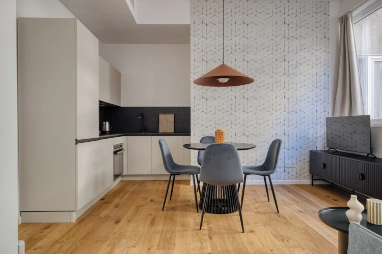 1 Bedroom Apartment