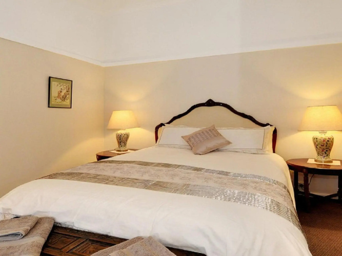 Plum Tree Cottage - warm, cosy & walk to town