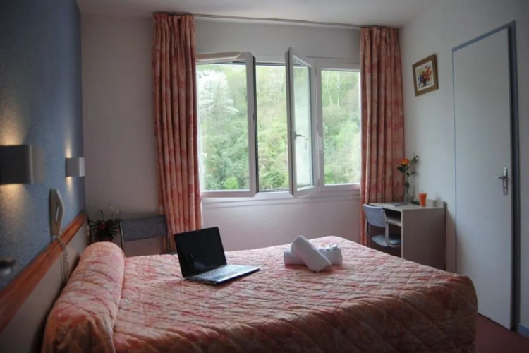 Htel Saint Contard
