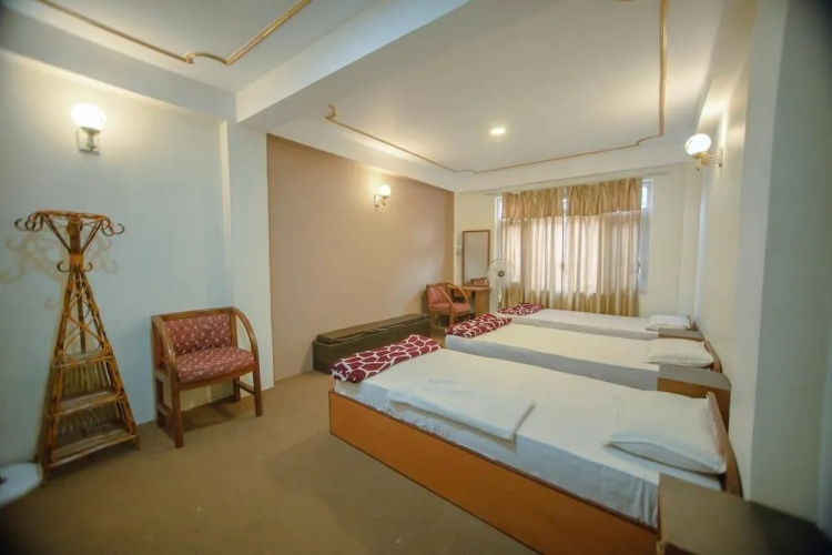 Hotel Triratna