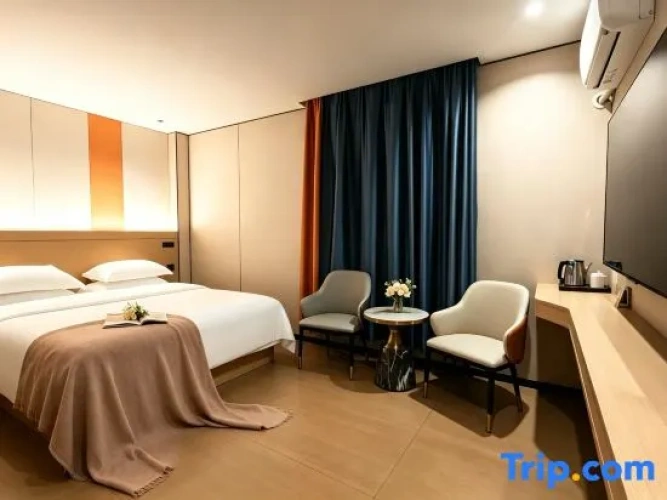 Standard Double room with city view
