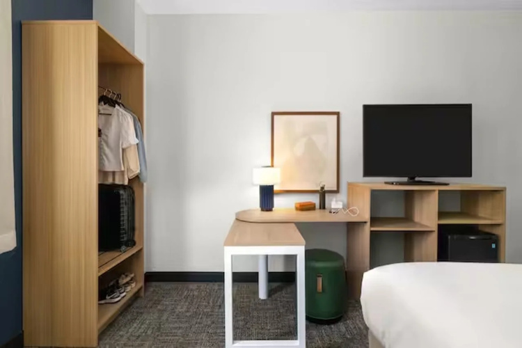Holiday Inn Express Hotel & Suites Lansing-Leavenworth